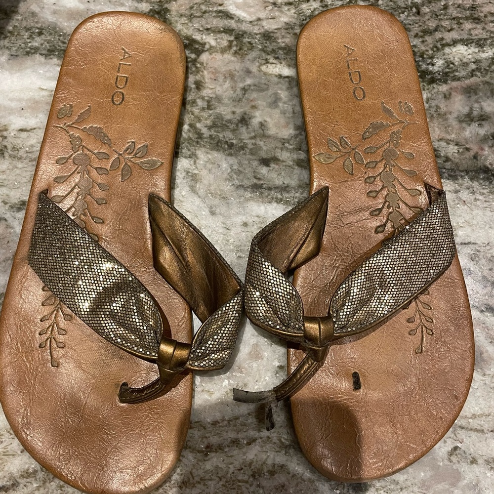 Flat aldo sandals